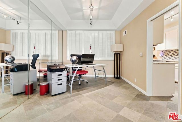 8455 Fountain Avenue 206, West Hollywood, CA 90069