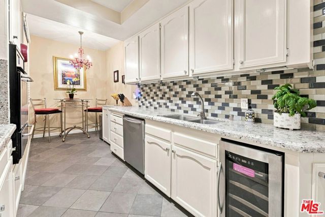 8455 Fountain Avenue 206, West Hollywood, CA 90069