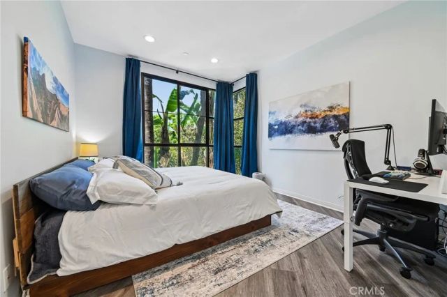12000 Goshen Avenue 203, Los Angeles, CA 90049