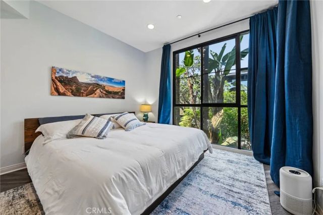 12000 Goshen Avenue 203, Los Angeles, CA 90049