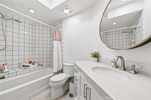 12000 Goshen Avenue 203, Los Angeles, CA 90049