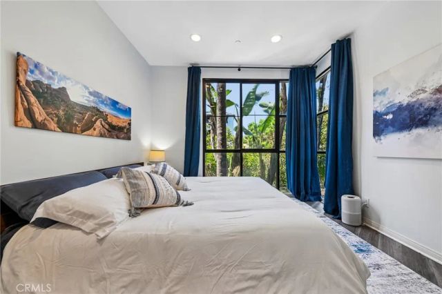 12000 Goshen Avenue 203, Los Angeles, CA 90049