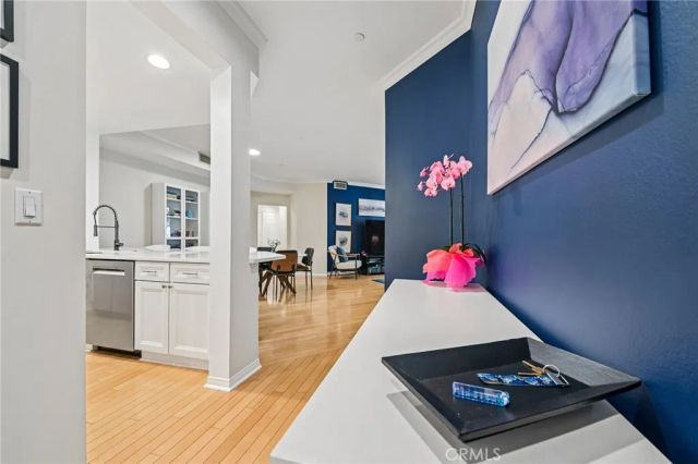12000 Goshen Avenue 203, Los Angeles, CA 90049