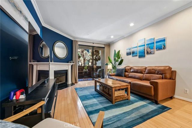 12000 Goshen Avenue 203, Los Angeles, CA 90049