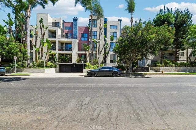 12000 Goshen Avenue 203, Los Angeles, CA 90049