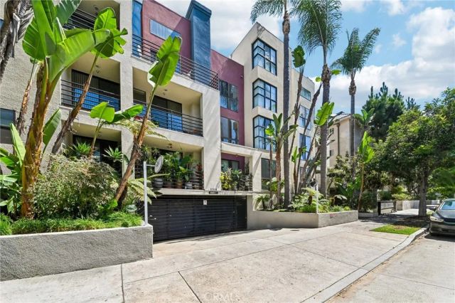 12000 Goshen Avenue 203, Los Angeles, CA 90049