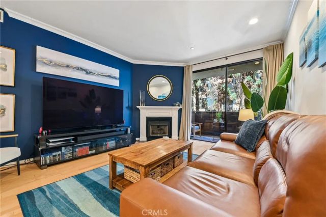 12000 Goshen Avenue 203, Los Angeles, CA 90049