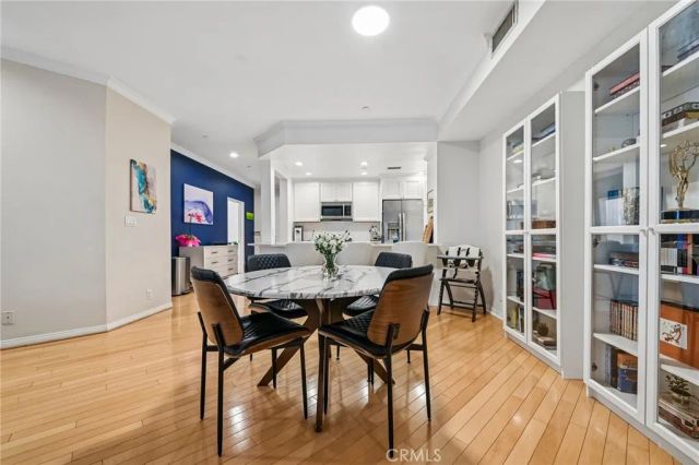 12000 Goshen Avenue 203, Los Angeles, CA 90049