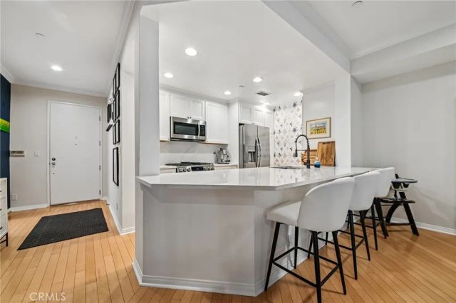 12000 Goshen Avenue 203, Los Angeles, CA 90049