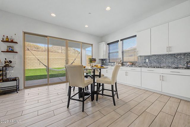 2010 E VILLA LINDA Drive, Phoenix, AZ 85024