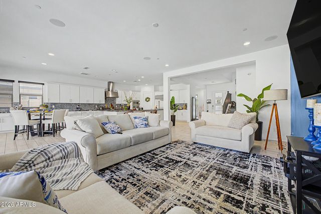 2010 E VILLA LINDA Drive, Phoenix, AZ 85024