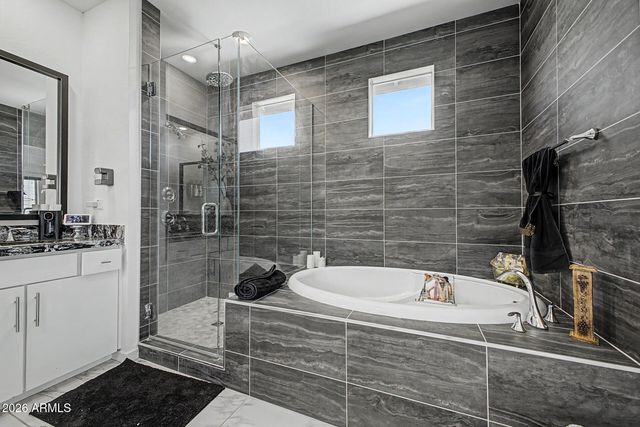 2010 E VILLA LINDA Drive, Phoenix, AZ 85024