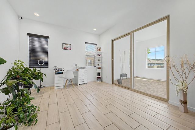 2010 E VILLA LINDA Drive, Phoenix, AZ 85024
