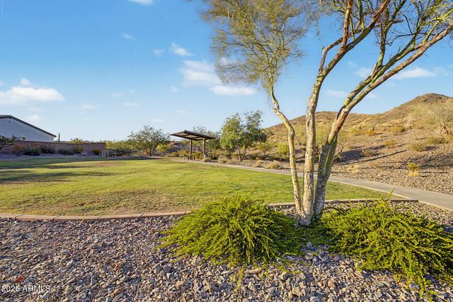 2010 E VILLA LINDA Drive, Phoenix, AZ 85024