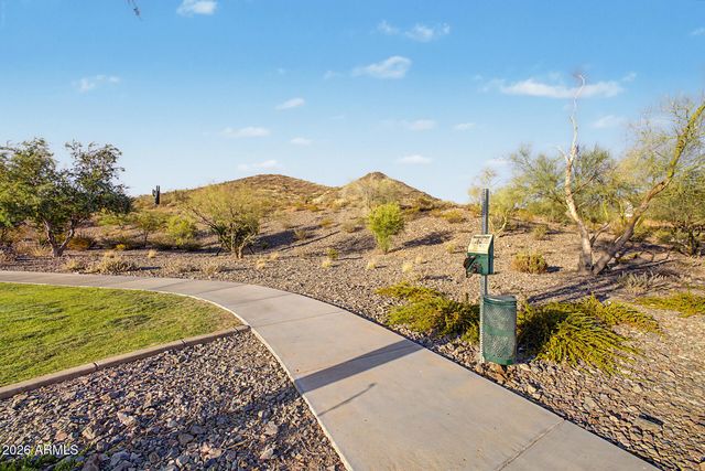 2010 E VILLA LINDA Drive, Phoenix, AZ 85024