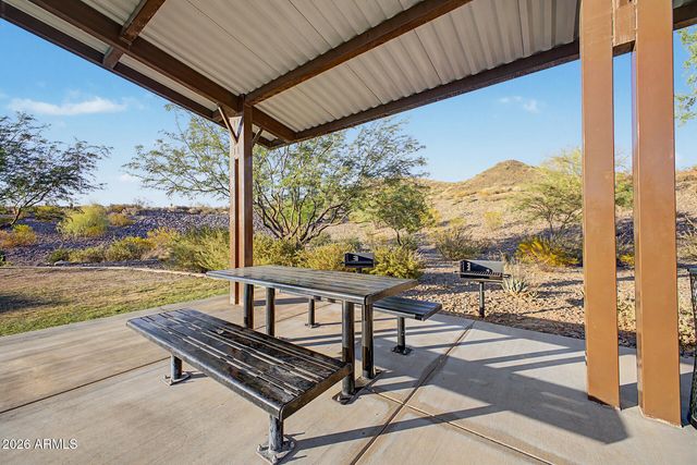 2010 E VILLA LINDA Drive, Phoenix, AZ 85024