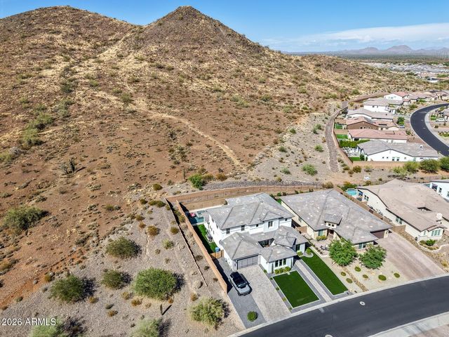 2010 E VILLA LINDA Drive, Phoenix, AZ 85024