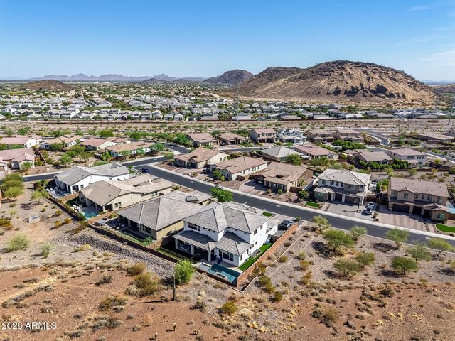 2010 E VILLA LINDA Drive, Phoenix, AZ 85024
