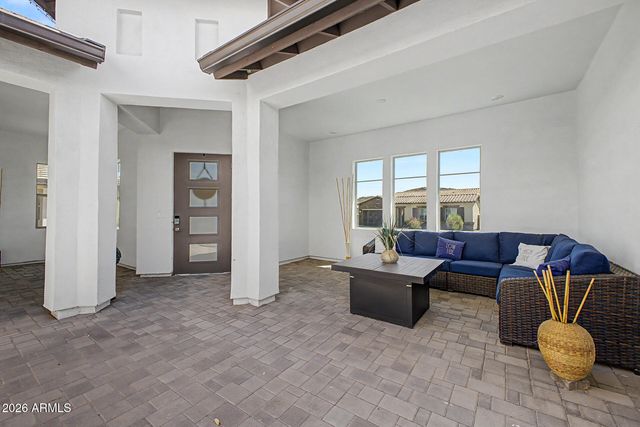 2010 E VILLA LINDA Drive, Phoenix, AZ 85024