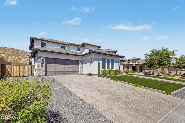 2010 E VILLA LINDA Drive, Phoenix, AZ 85024