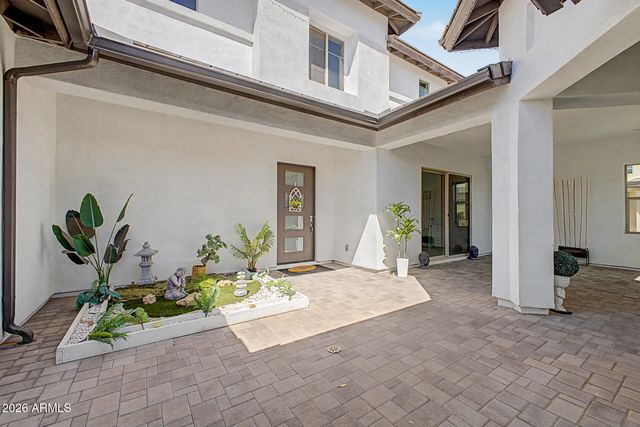 2010 E VILLA LINDA Drive, Phoenix, AZ 85024