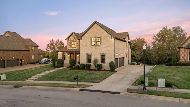 305 Charleston St, Lebanon, TN 37087