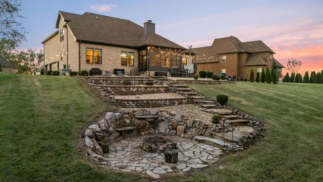 305 Charleston St, Lebanon, TN 37087