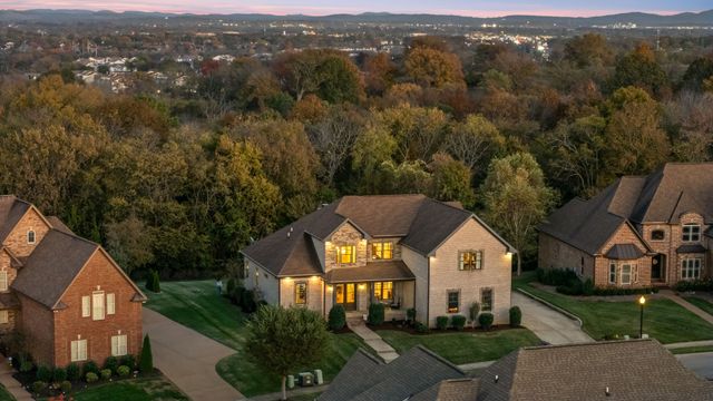 305 Charleston St, Lebanon, TN 37087