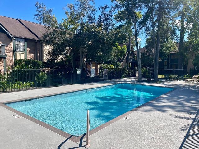 8229 Kingsbrook Road 228, Houston, TX 77024