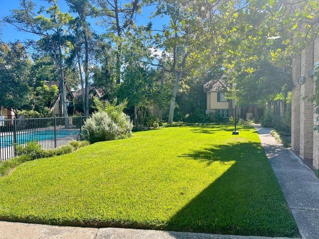 8229 Kingsbrook Road 228, Houston, TX 77024