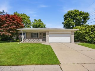 30314 Birch Tree Drive, Warren, MI 48093