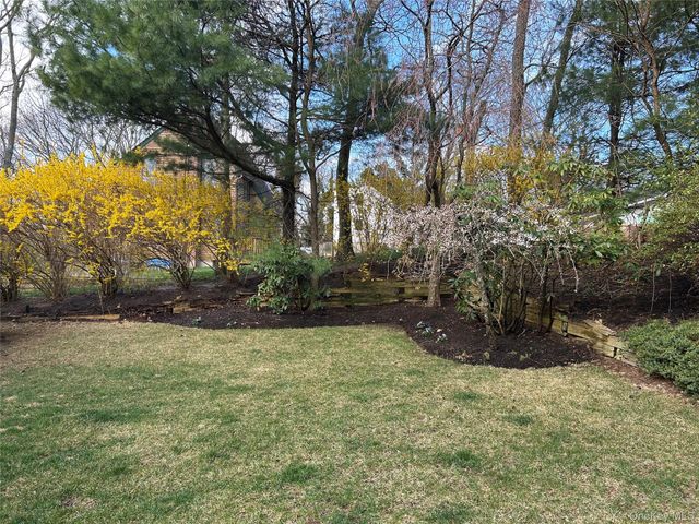 40 Clubhouse Drive, Rocky Point, NY 11778