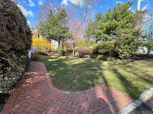 40 Clubhouse Drive, Rocky Point, NY 11778