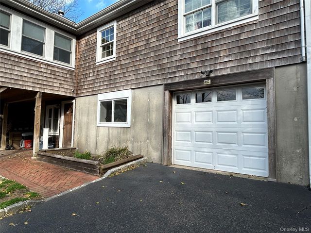 40 Clubhouse Drive, Rocky Point, NY 11778