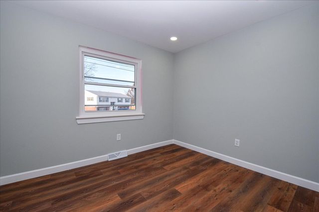 3808 Red Fox DR, Roanoke, VA 24017