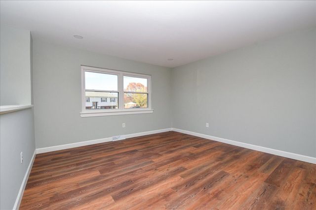 3808 Red Fox DR, Roanoke, VA 24017