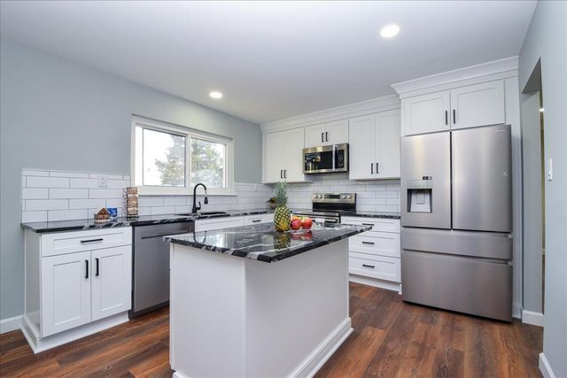 3808 Red Fox DR, Roanoke, VA 24017