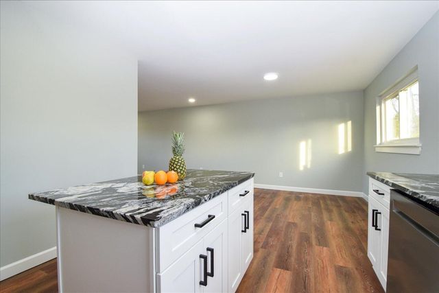 3808 Red Fox DR, Roanoke, VA 24017