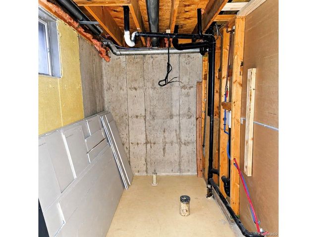 9002 E Amherst Dr A, Denver, CO 80231