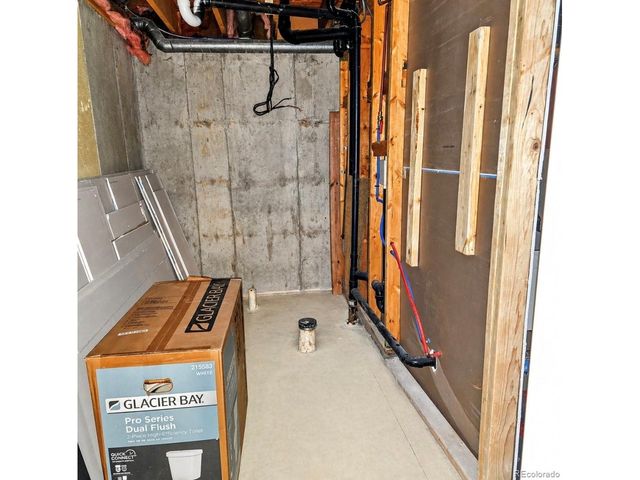 9002 E Amherst Dr A, Denver, CO 80231