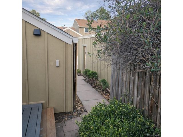 9002 E Amherst Dr A, Denver, CO 80231