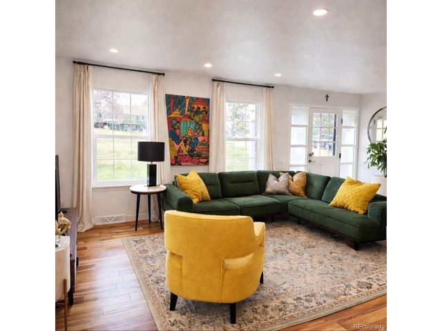 9002 E Amherst Dr A, Denver, CO 80231