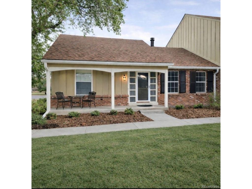 9002 E Amherst Dr A, Denver, CO 80231