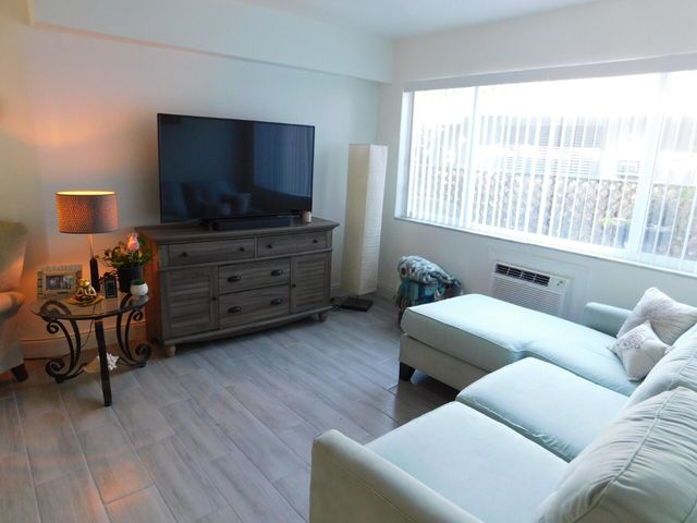 825 NE 6th Street 1-7, Fort Lauderdale, FL 33304