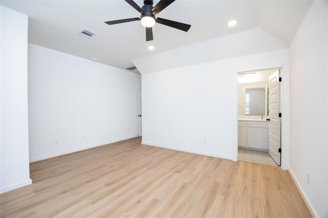 1951 Longmire Villas Court, Conroe, TX 77304