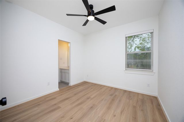1951 Longmire Villas Court, Conroe, TX 77304