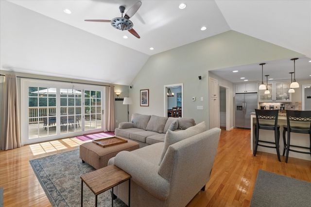 33 Pine Arden Dr, West Boylston, MA 01583