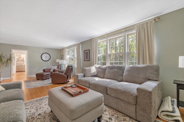 33 Pine Arden Dr, West Boylston, MA 01583
