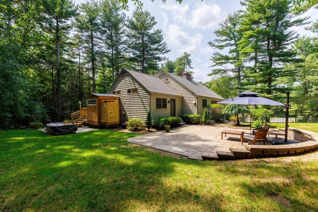 33 Pine Arden Dr, West Boylston, MA 01583