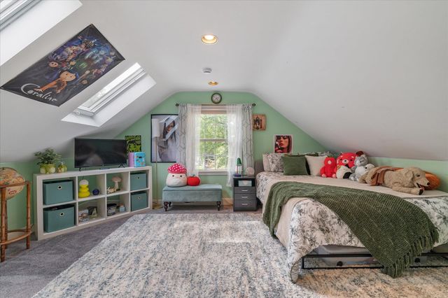 33 Pine Arden Dr, West Boylston, MA 01583
